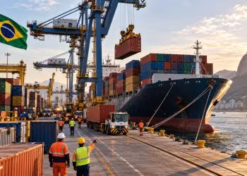 Economia brasileira volta a crescer em agosto e avança 0,5%, aponta levantamento da FGV